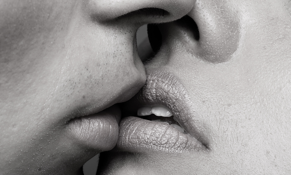 Beijo de Singapura: técnica que promete orgasmos incríveis