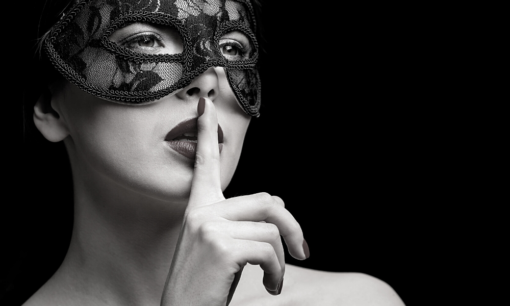 Conto erótico: A máscara da luxúria